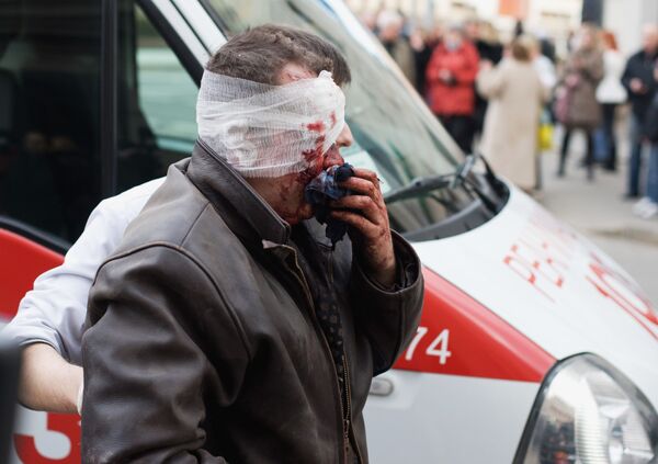 Пострадавший после взрыва в минском метро. Пострадавший после взрыва в минском метро. - Sputnik Беларусь