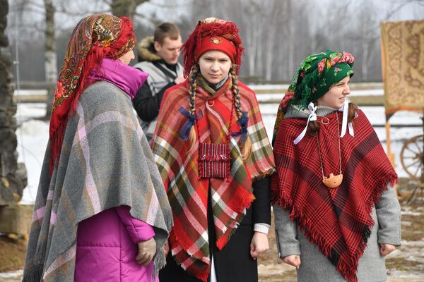 Зима для наших предков была временем тяжелым и голодным, все с нетерпением ждали весны, тепла и Масленицы - Sputnik Беларусь
