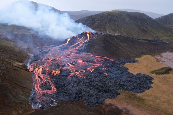 Извержение вулкана в Исландии - Sputnik Беларусь