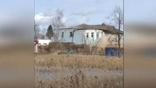 Как и не было: здание дома культуры взорвали в Освее - Sputnik Беларусь