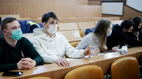 Студенты во время обучения - Sputnik Беларусь