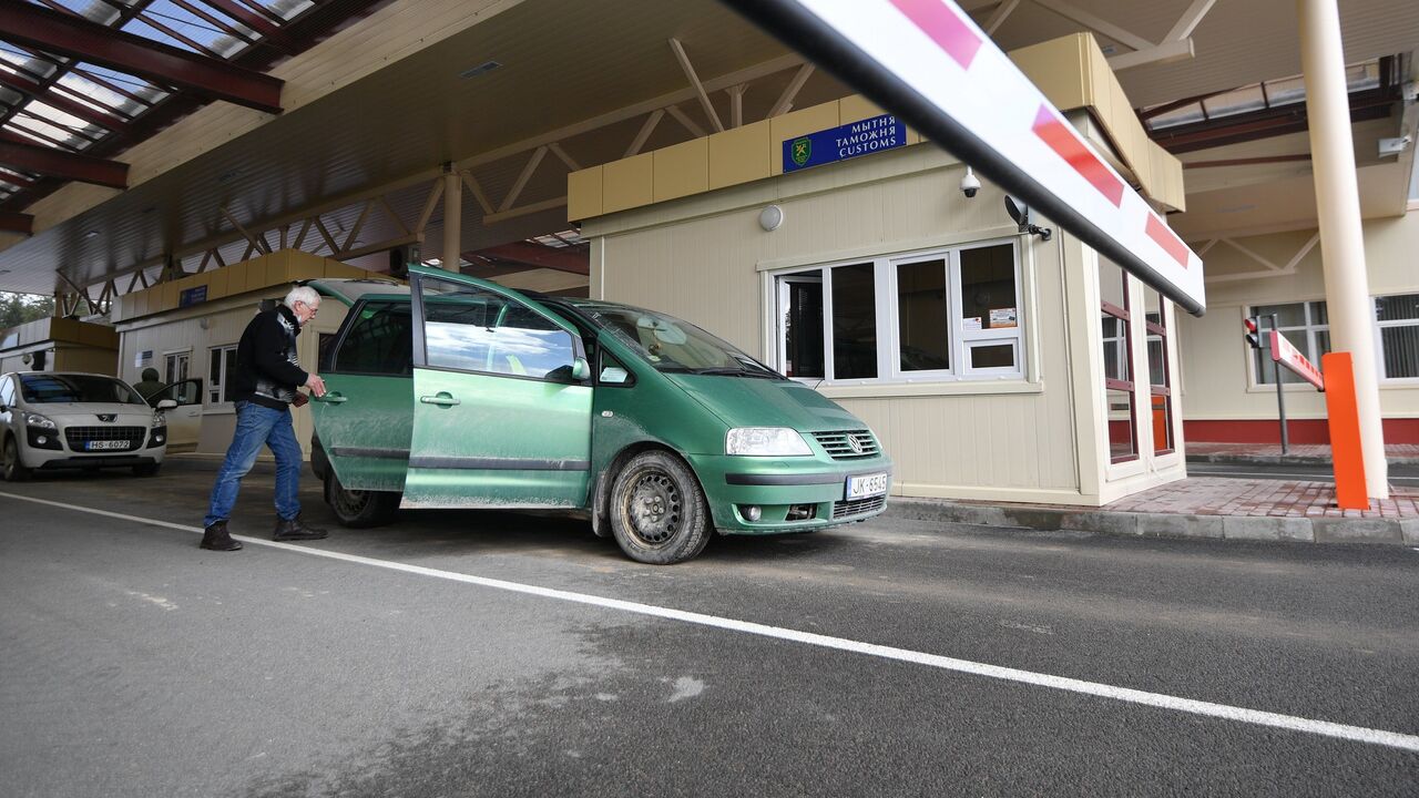 Автомобили с белорусскими номерами хотят конфисковывать в Латвии -  22.09.2023, Sputnik Беларусь