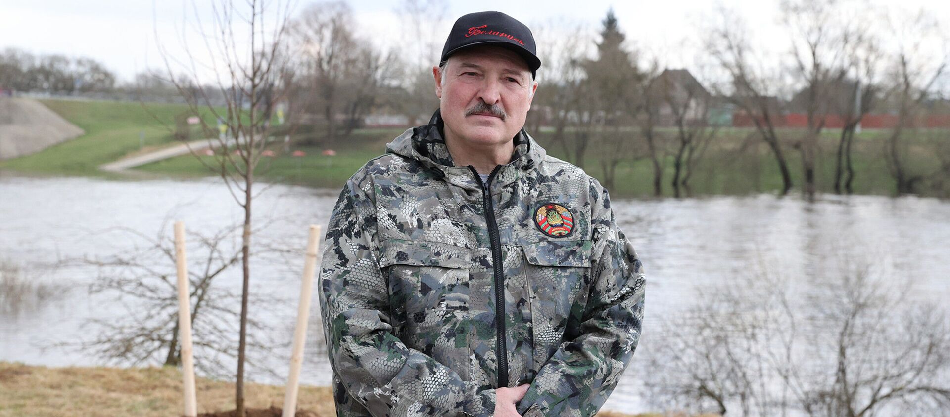 Александр Лукашенко на республиканском субботнике 17 апреля - Sputnik Беларусь, 1920, 17.04.2021