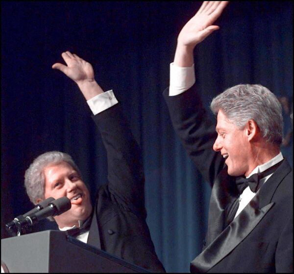 Президент США Билл Клинтон и его клон, которого сыграл актер Даррелл Хаммонд. - Sputnik Беларусь
