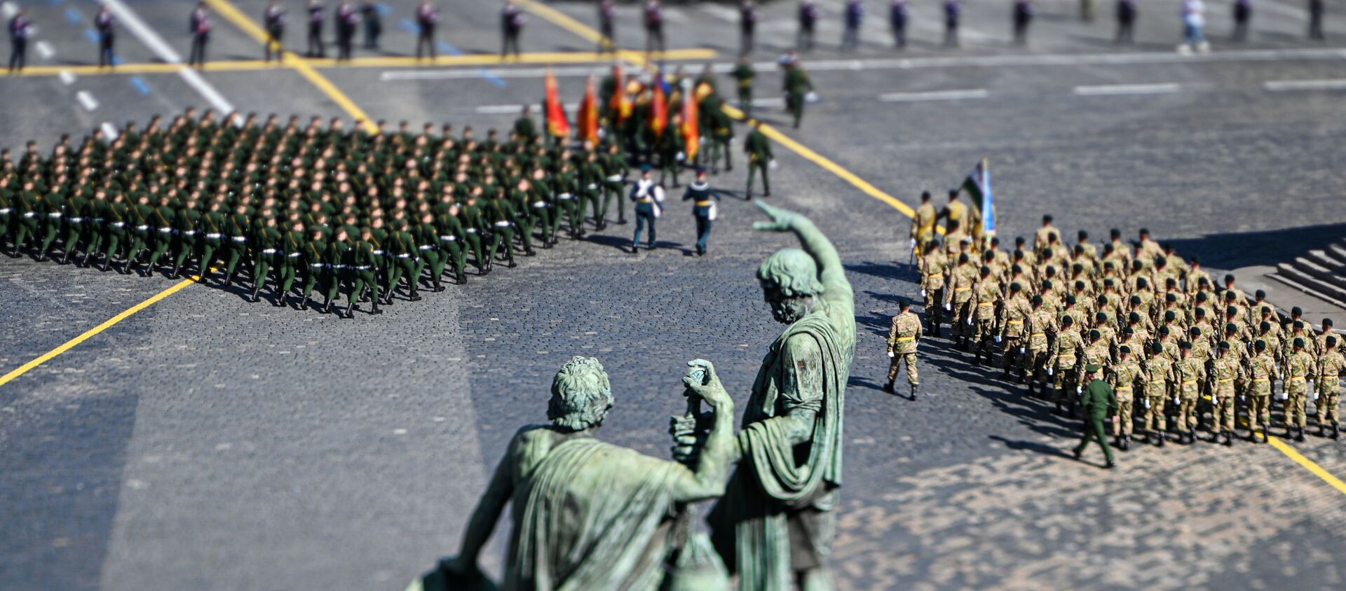 Военнослужащие во время военного парада 9 мая в Москве - Sputnik Беларусь, 1920, 24.04.2021