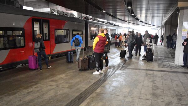 Первая Ласточка отправилась из Минска в Москву с первого пути станции Минск-Пассажирский - Sputnik Беларусь