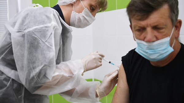 Вакцинация от COVID-19 российской вакциной Спутник V  - Sputnik Беларусь