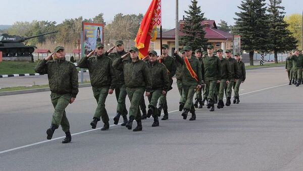 Митинг, посвященный увольнению в запас военнослужащих - Sputnik Беларусь