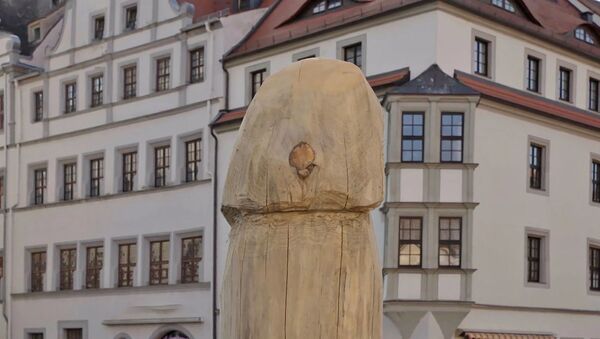 Не то, что вы подумали: странную скульптуру установили в Германии – видео - Sputnik Беларусь