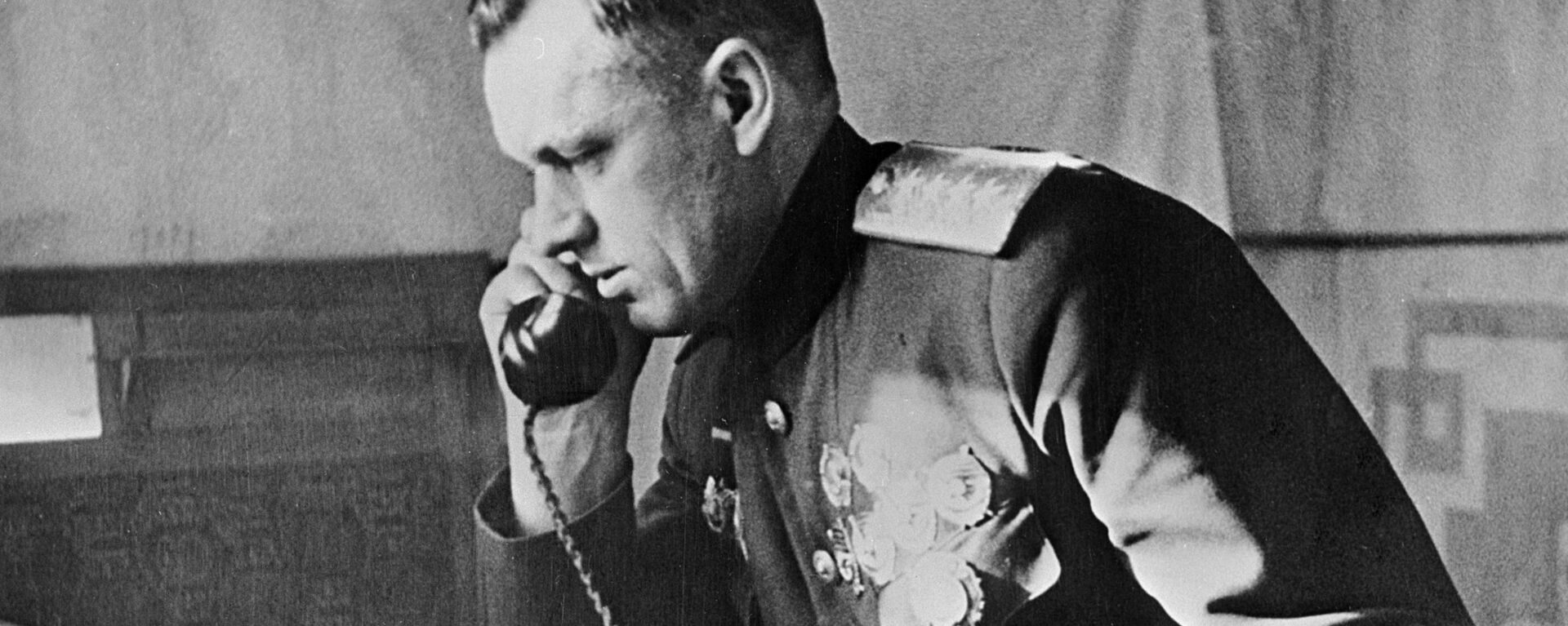 Командующий I-м Белорусским фронтом генерал армии Константин Рокоссовский - Sputnik Беларусь, 1920, 10.05.2021