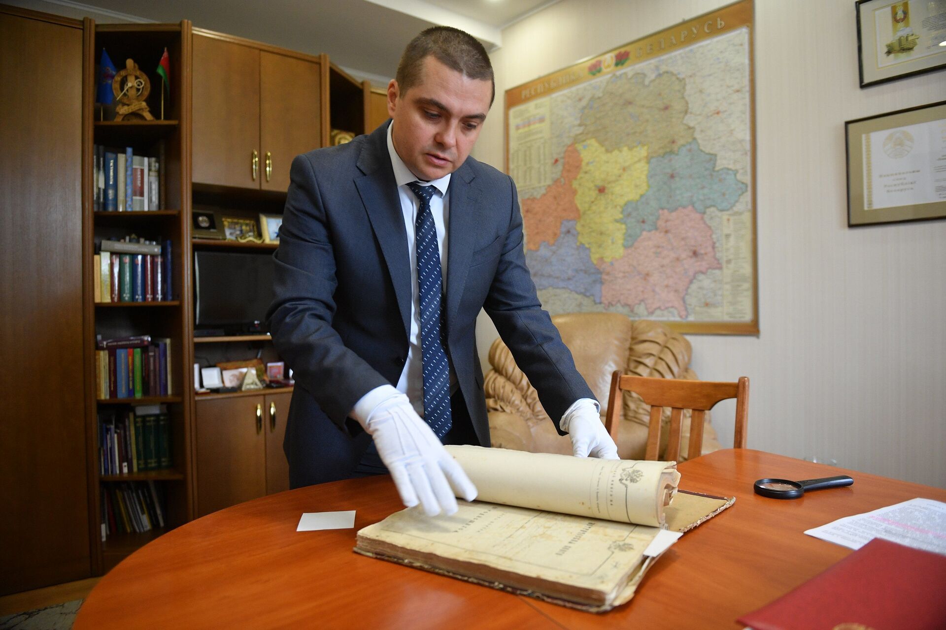 Директор Национального исторического архива Дмитрий Яцевич - Sputnik Беларусь, 1920, 29.06.2021