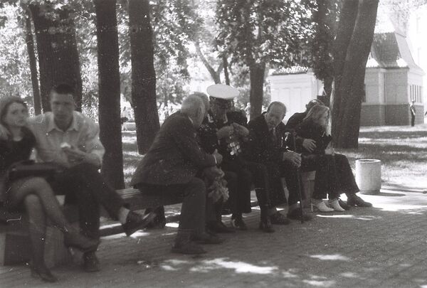 Ветераны встречались в парке, вспоминали военные годы. - Sputnik Беларусь