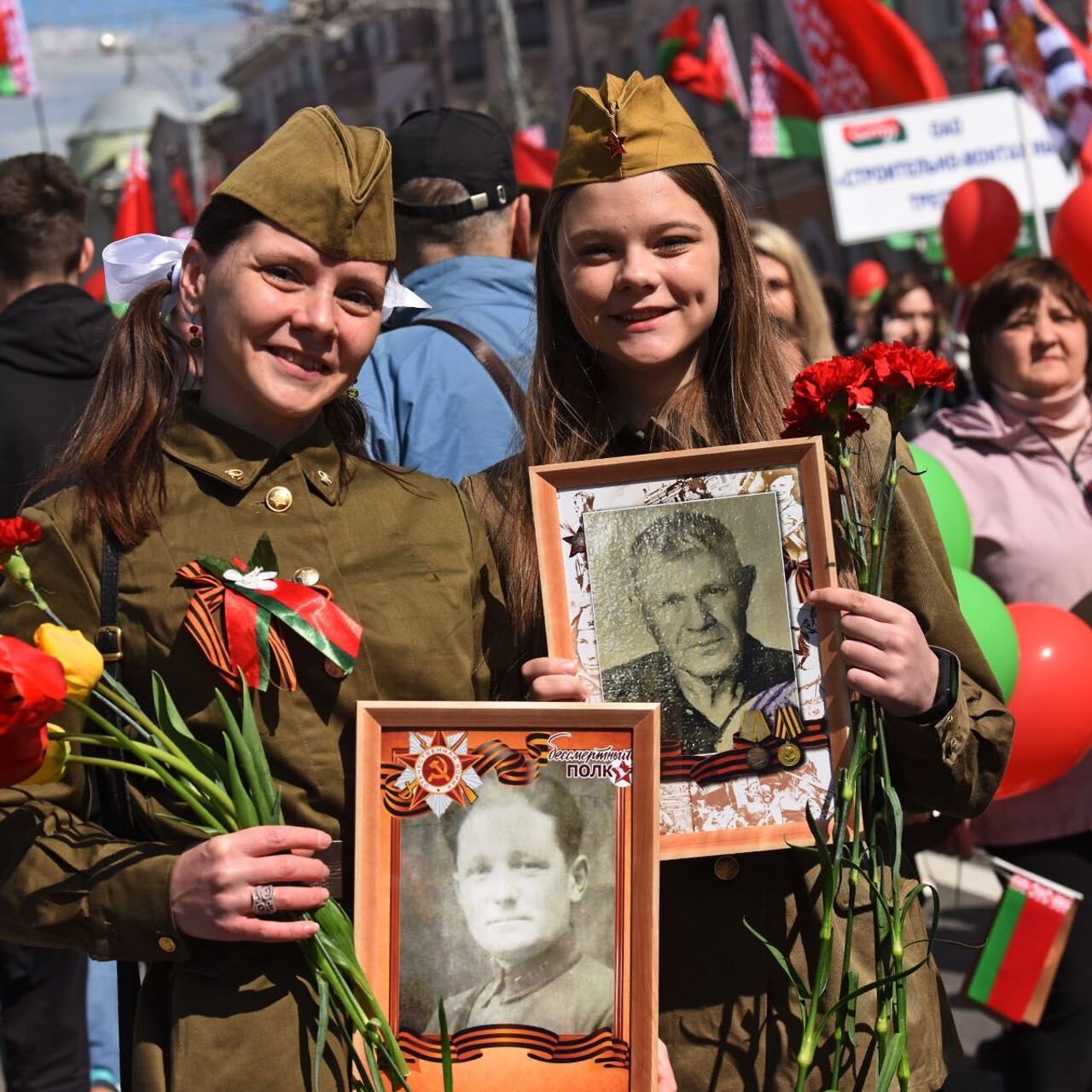 Посмотрите, чьи портреты несли участники акции 