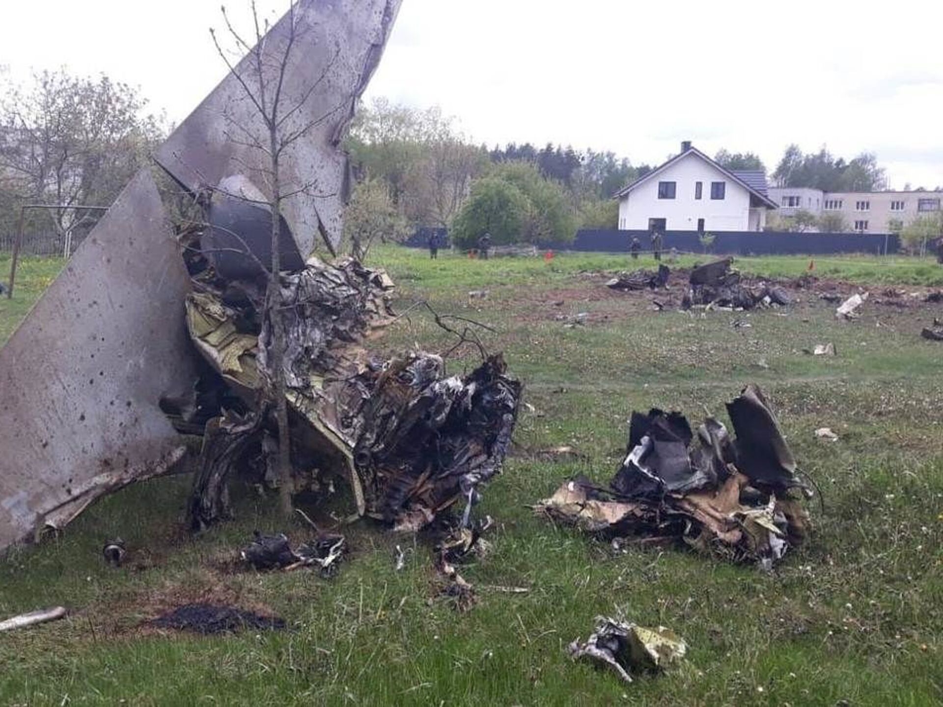 Самолет разбился погибло. Як-130 Белоруссия. Катастрофа як-130 в Белоруссии. Упал самолет як-130 Барановичи.