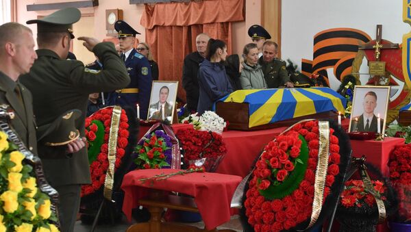 Прощание с погибшими при крушении учебно-боевого самолета Як-130 летчиками прошло в Лиде - Sputnik Беларусь