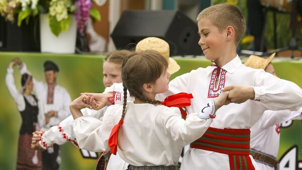 Фестываль-свята побытавых танцаў Танцуем па-даўнейшаму - Sputnik Беларусь