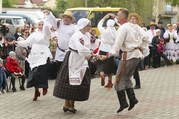 Танцоры Гродзеншчыны штогод з нецярпеннем чакаюць свята Танцуем па-даўнейшаму. - Sputnik Беларусь