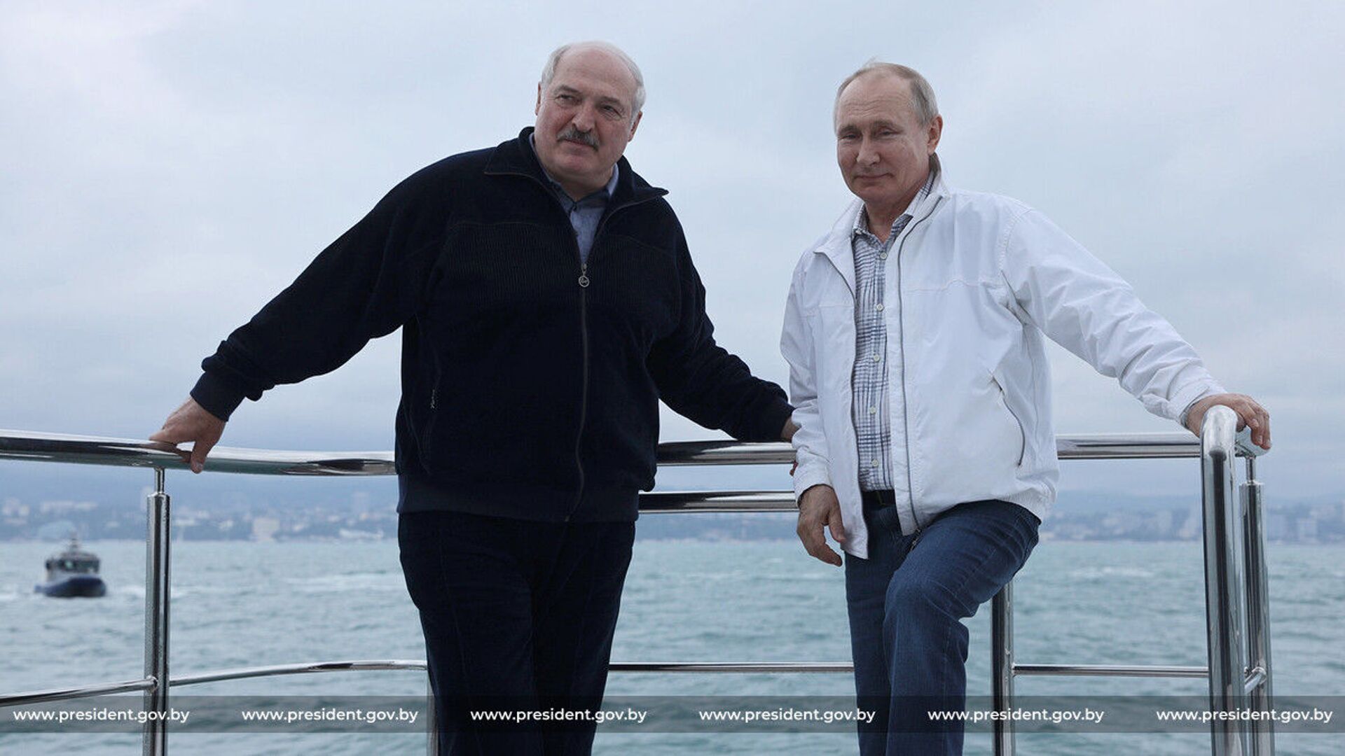 Президент РФ Владимир Путин и президент Беларуси Александр Лукашенко - Sputnik Беларусь, 1920, 05.05.2022