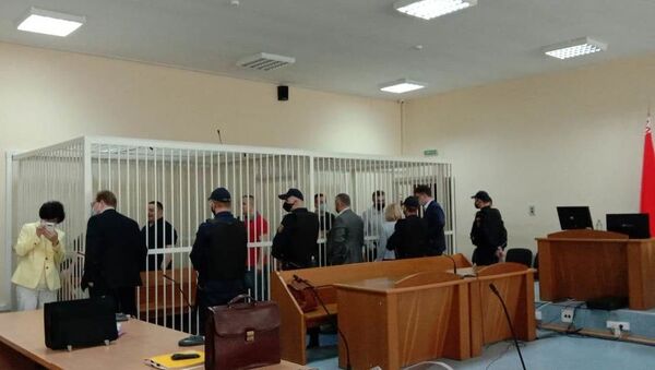 Перед началом судебного заседания по делу Виктора Бабарико - Sputnik Беларусь