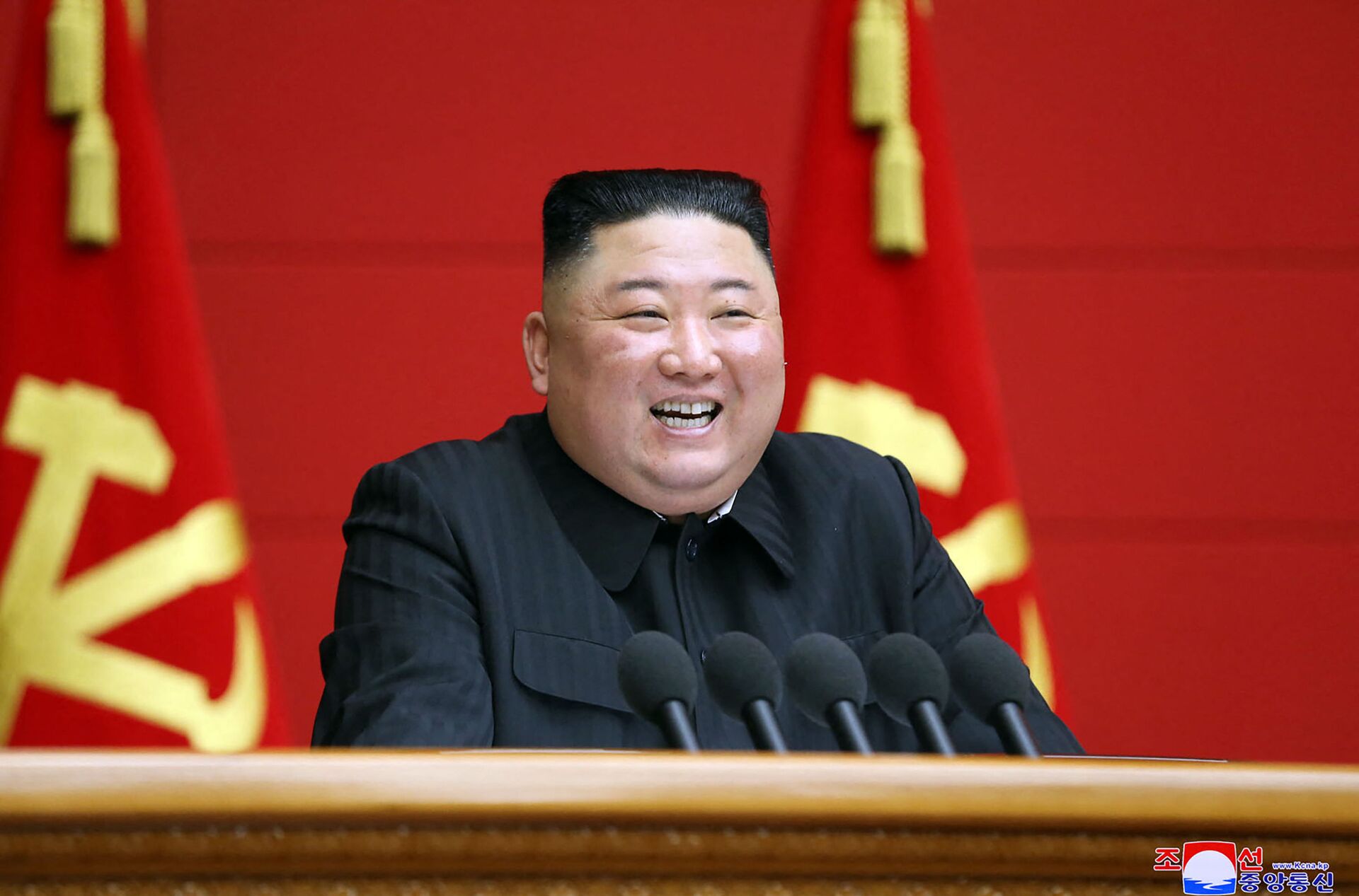 Так выглядел Ким Чен Ын во время выступления 6 марта 2021 года - Sputnik Беларусь, 1920, 29.06.2021