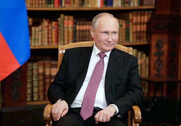 Путин начал с того, что поблагодарил своего американского коллегу за инициативу о проведении встречи. Он выразил надежду, что встреча будет продуктивной. - Sputnik Беларусь