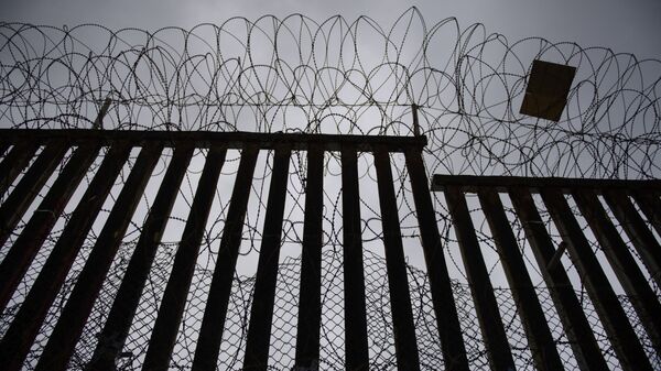 Забор на границе США и Мексики - Sputnik Беларусь