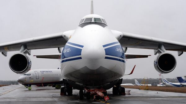 Тяжёлый дальний транспортный самолёт Ан-124-100 Руслан авиакомпании Волга-Днепр - Sputnik Беларусь