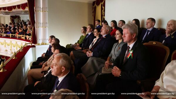 Александр Лукашенко 3 июля посетил Большой театр оперы и балета - Sputnik Беларусь