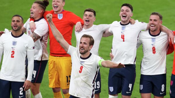 Сборная Англии празднует победу в полуфинале Евро - 2020 - Sputnik Беларусь