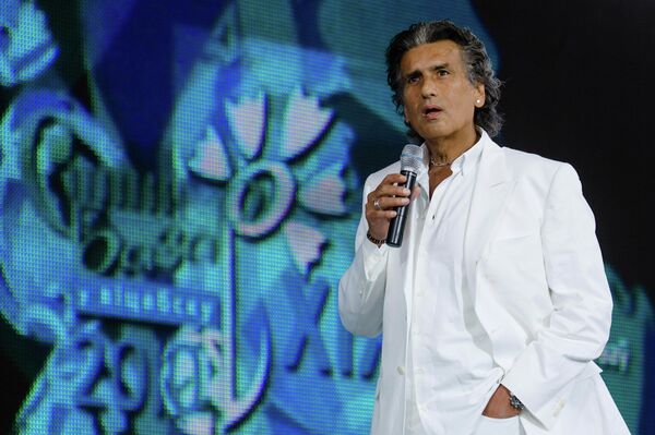 Итальянский певец Тото Кутуньо во время выступления на фестивале Славянский базар-2010 - Sputnik Беларусь