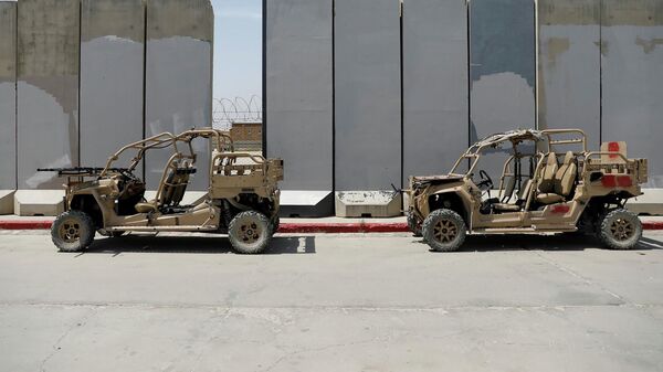 Машины американской пехоты на военной базе в Баграме (Афганистан) - Sputnik Беларусь