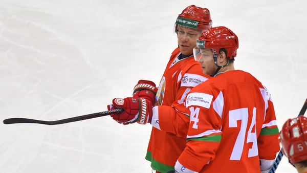 Белорусские хоккеисты Андрей и Сергей Костицыны - Sputnik Беларусь