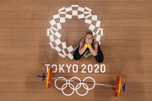 Сабина Кустерер из Германии после неудачной попытки на Олимпиаде-2020 в Токио  - Sputnik Беларусь