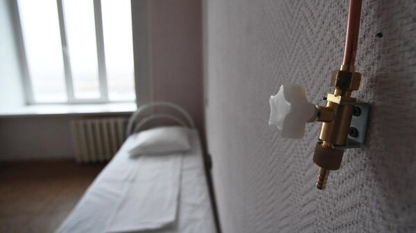 Вентиль системы подачи кислорода к кровати пациента в палате, архивное фото - Sputnik Беларусь