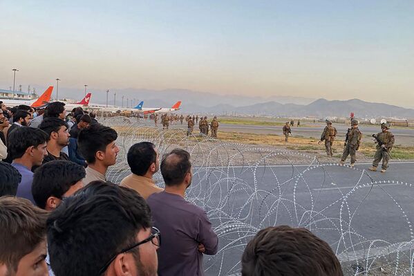 Американские солдаты в аэропорту Кабула  - Sputnik Беларусь