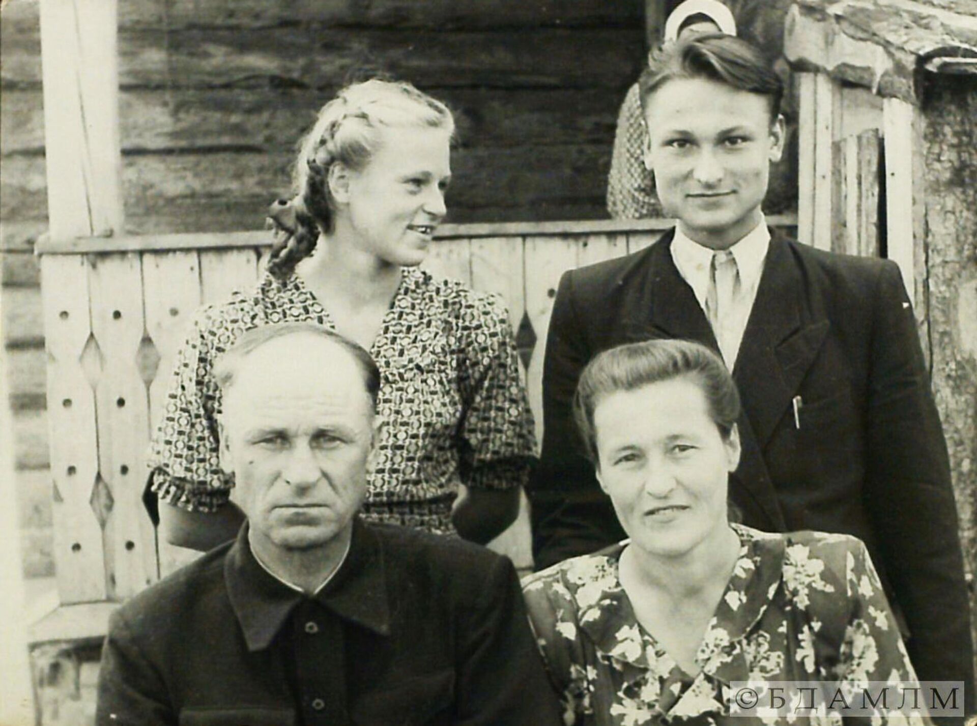 Геннадий Буравкин с родителями и сестрой - Sputnik Беларусь, 1920, 26.08.2021
