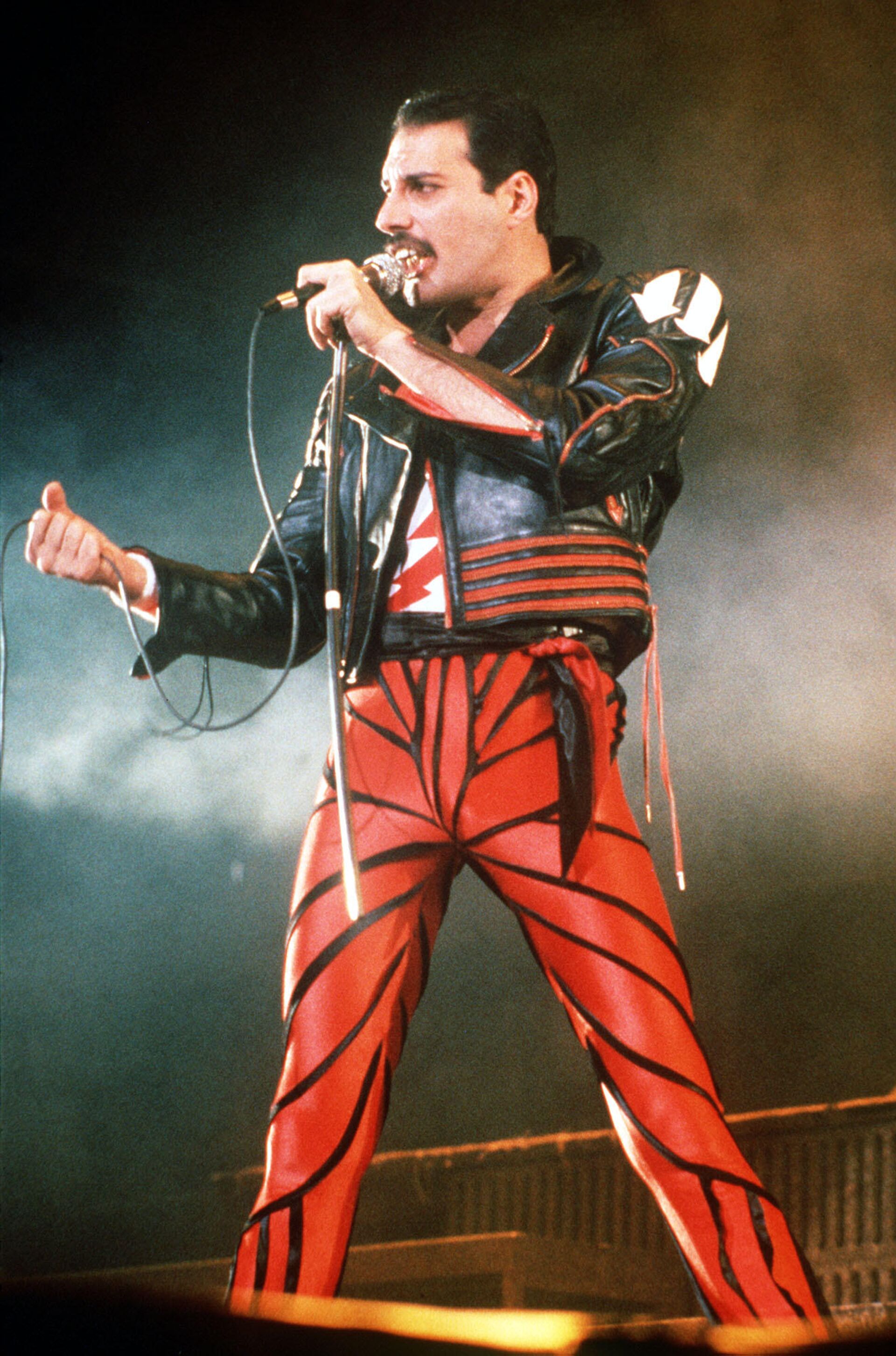 Фредди Меркьюри выступает на концерте Queen в Сиднее в 1985 году - Sputnik Беларусь, 1920, 05.09.2021
