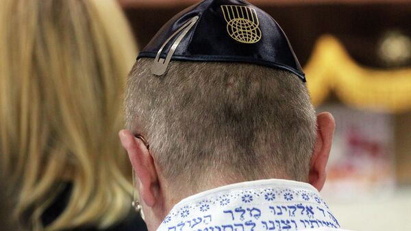 Иудеи молятся в синагоге - Sputnik Беларусь