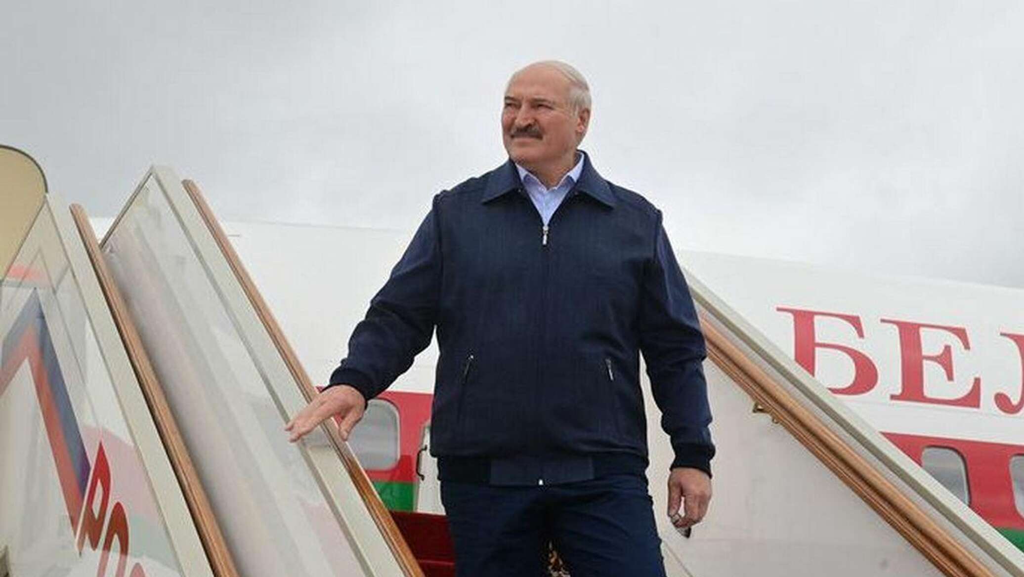 Лукашенко приехал в москву. Лукашенко приехал в москву. Лукашенко приехал в москву. Супруга лукашенко. Лукашенко приехал в москву.