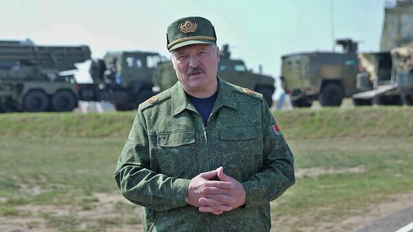 Лукашенко рассказал про поставки российского вооружения в Беларусь – видео - Sputnik Беларусь