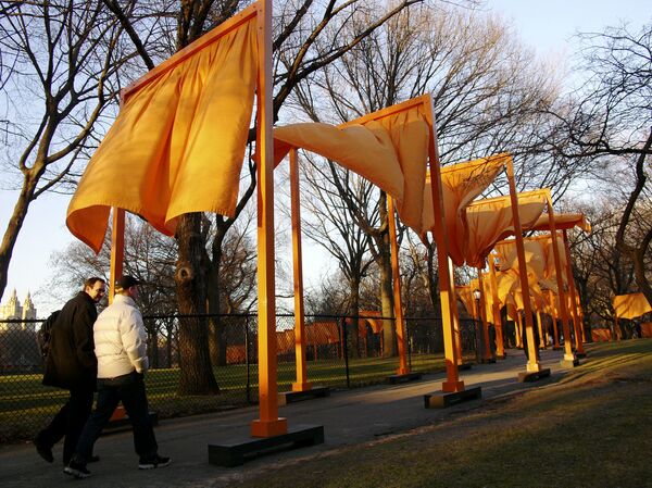 Самый крупный арт-проект в истории Нью-Йорка привлек в Центральный парк более миллиона человек.  - Sputnik Беларусь
