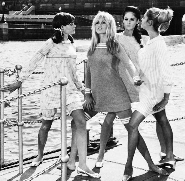 В 1960-х она ввела моду на курорты Сен-Тропе во Франции и Бузиус (Бразилия). - Sputnik Беларусь