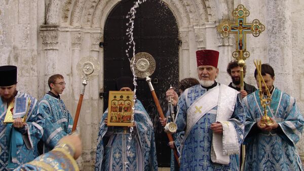 Крестный ход  в честь престольного праздника Покрова Пресвятой Богородицы - Sputnik Беларусь