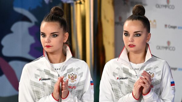 Российские гимнастки Дина и Арина Аверина (слева направо) - Sputnik Беларусь