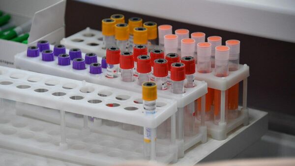 Пробирки для забора крови к анализам на коронавирус - Sputnik Беларусь