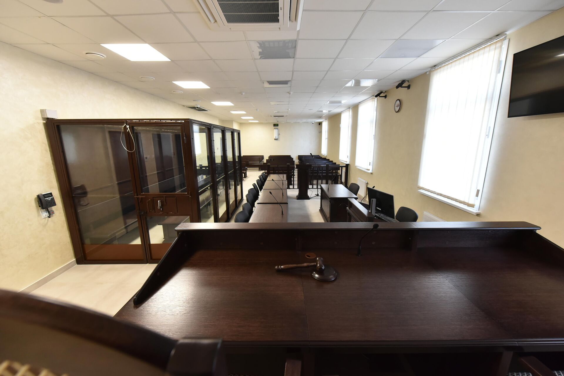 Самый большой в Гомельской области зал для судебных заседаний теперь выглядит так. - Sputnik Беларусь, 1920, 05.11.2021