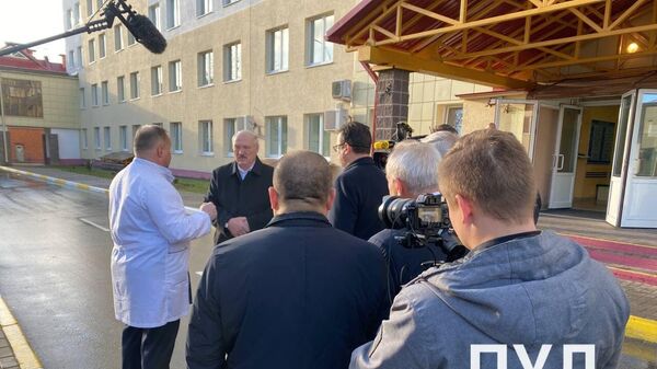 Лукашенко не хочет, чтобы больницы превращались в санатории и дома отдыха - Sputnik Беларусь