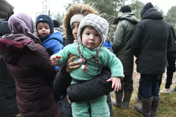 Дети-беженцы на белорусско-литовской границе - Sputnik Беларусь