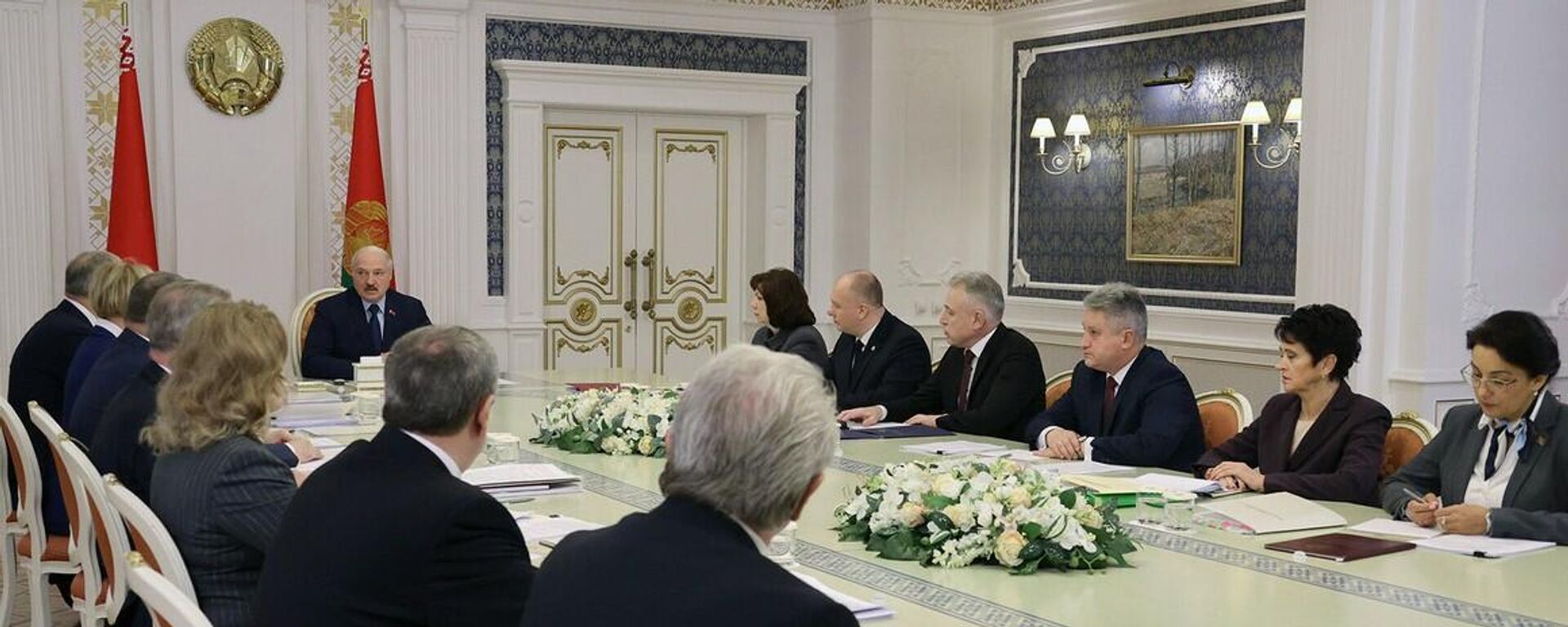 Встреча Александра Лукашенко с рабочей группой по доработке проекта Конституции - Sputnik Беларусь, 1920, 15.11.2021
