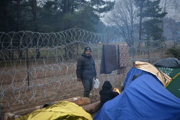 Быт в лагере мигрантов - Sputnik Беларусь